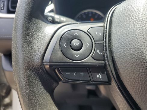 Used 2022 Toyota RAV4 LE FWD image 28
