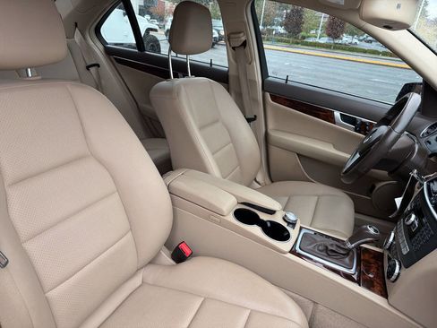 Used 2013 Mercedes-Benz C 250 Sedan image 20
