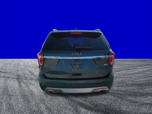 Used 2016 Ford Explorer XLT w/ Equipment Group 202A AWD/4WD image 5