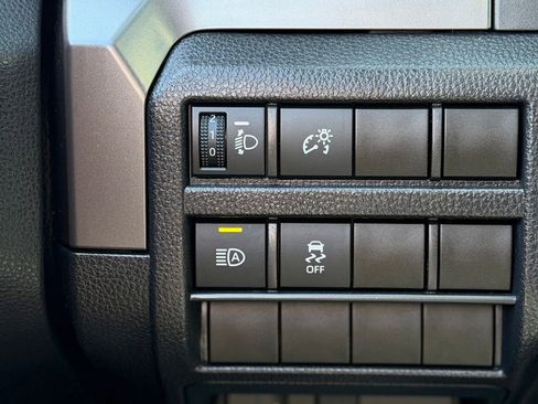 Certified 2025 Toyota Tacoma SR5 AWD/4WD image 23