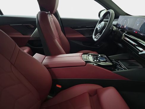 Used 2026 BMW 530i xDrive 530i xDrive w/ M Sport Package image 11