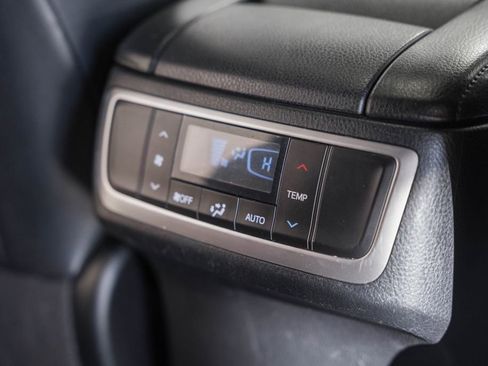 Used 2018 Toyota Highlander XLE w/ Protection Package #3 image 30