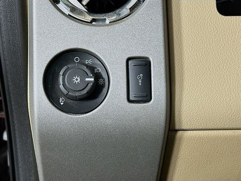Used 2015 Ford F250 Lariat w/ Lariat Interior Package AWD/4WD image 16