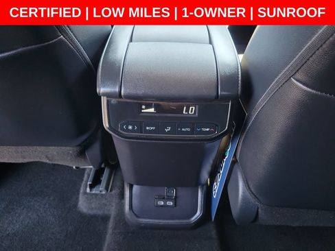 Used 2024 Toyota Highlander XLE FWD image 16