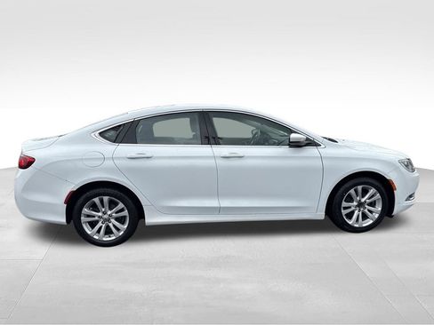 Used 2016 Chrysler 200 Limited w/ Convenience Group FWD image 2