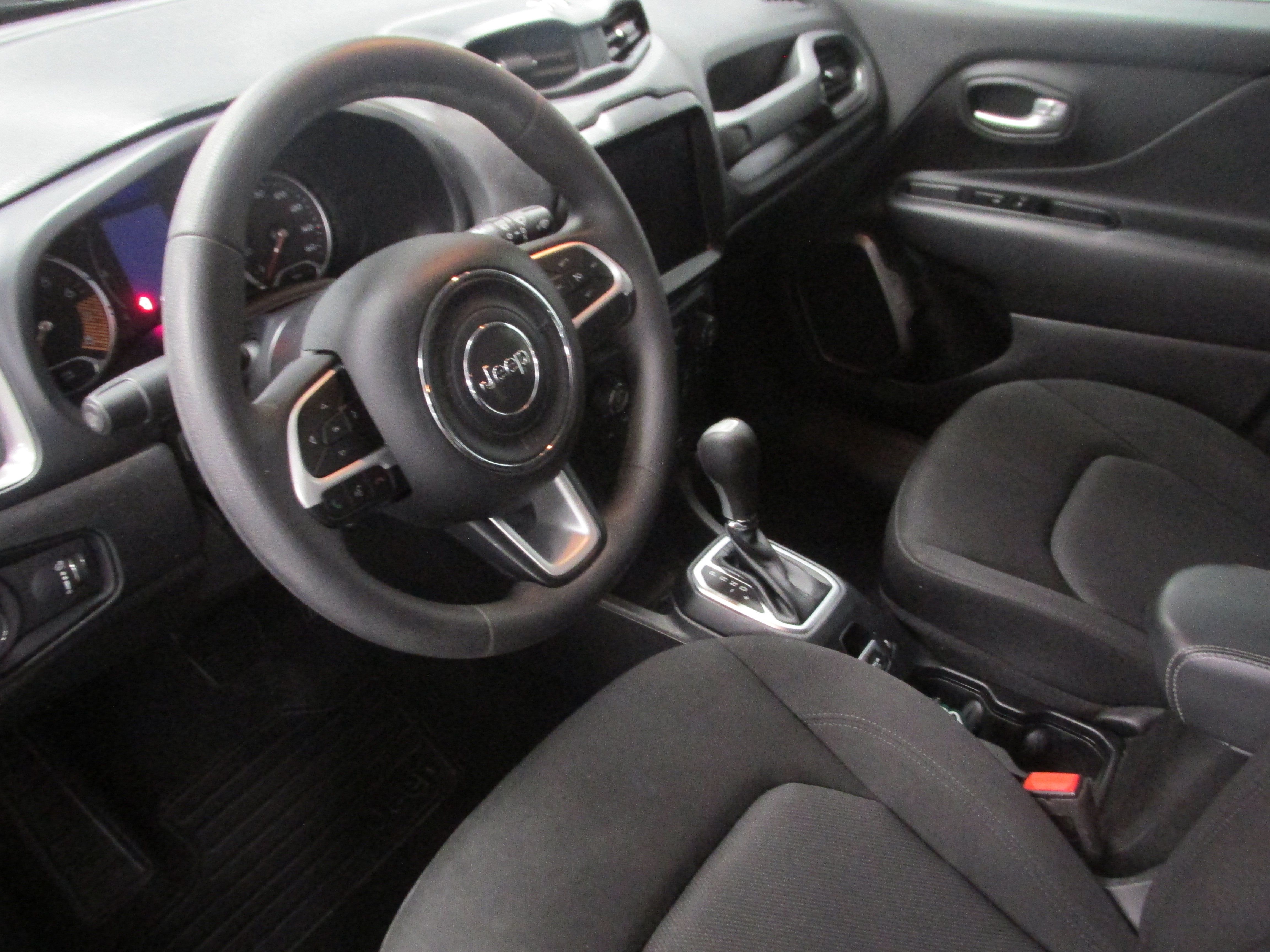 Used 2023 Jeep Renegade Latitude AWD/4WD image 23