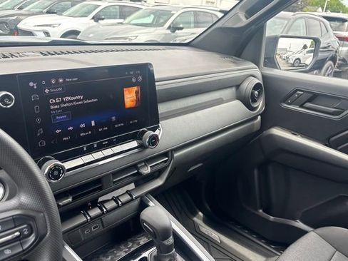 Used 2023 Chevrolet Colorado Trail Boss AWD/4WD image 28