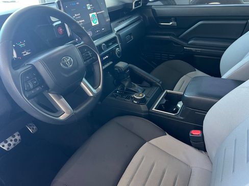 Used 2025 Toyota Tacoma TRD Sport AWD/4WD image 7