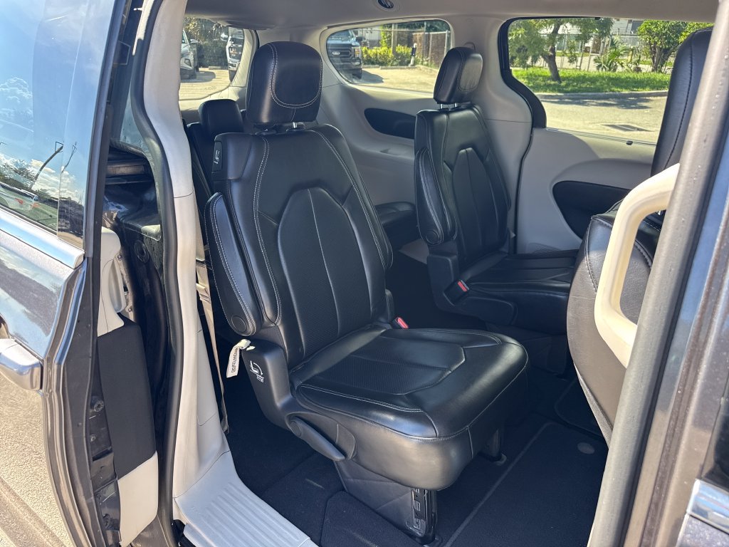 Used 2021 Chrysler Voyager Lxi FWD image 22