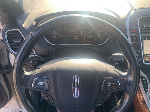 Used 2016 Lincoln MKX Reserve w/ Driver Assistance Package image 17