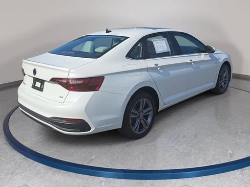 Certified 2023 Volkswagen Jetta SE FWD image 5