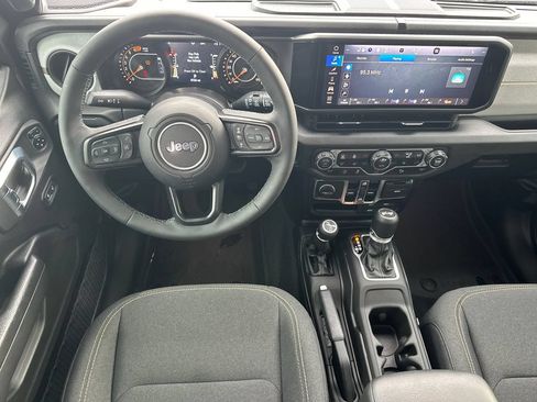 Used 2025 Jeep Wrangler Unlimited Sport AWD/4WD image 23