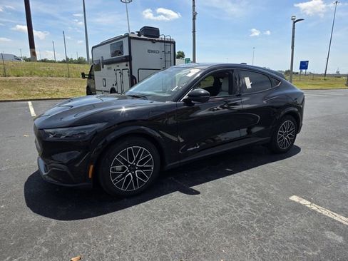 Used 2025 Ford Mustang Mach-E Premium RWD image 9