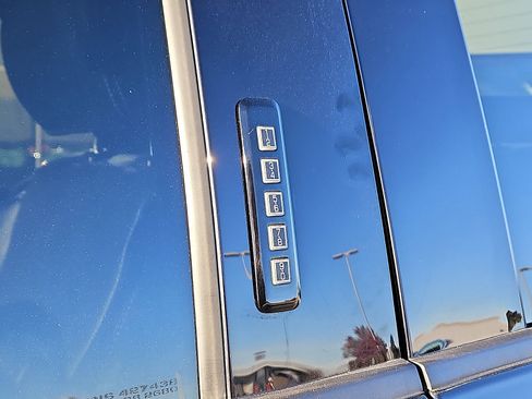 Used 2018 Ford F150 Lariat image 7