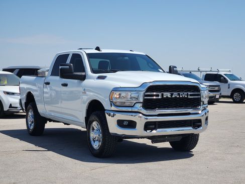 Used 2023 RAM 2500 Tradesman w/ Chrome Appearance Group AWD/4WD image 3