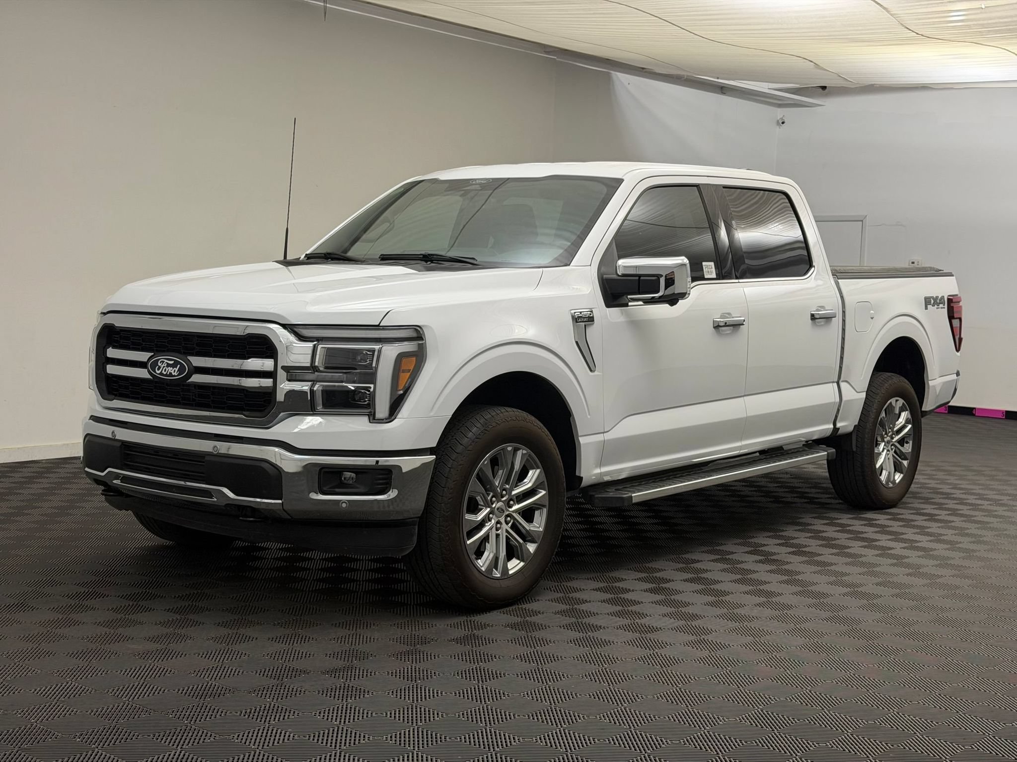 Used 2025 Ford F150 Lariat w/ Equipment Group 501A Mid AWD/4WD image 1