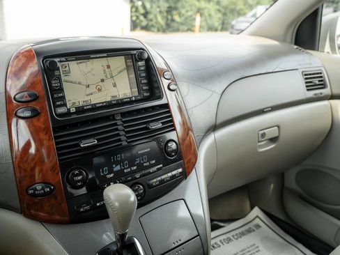 Used 2004 Toyota Sienna XLE FWD image 22