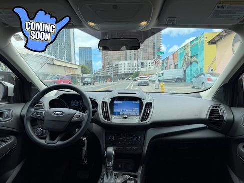 Used 2018 Ford Escape SE w/ SE Sync 3 Package FWD image 16