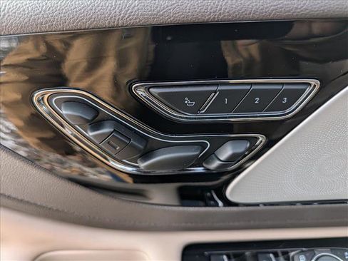 Used 2023 Lincoln Aviator Reserve w/ Equipment Group 201A image 34