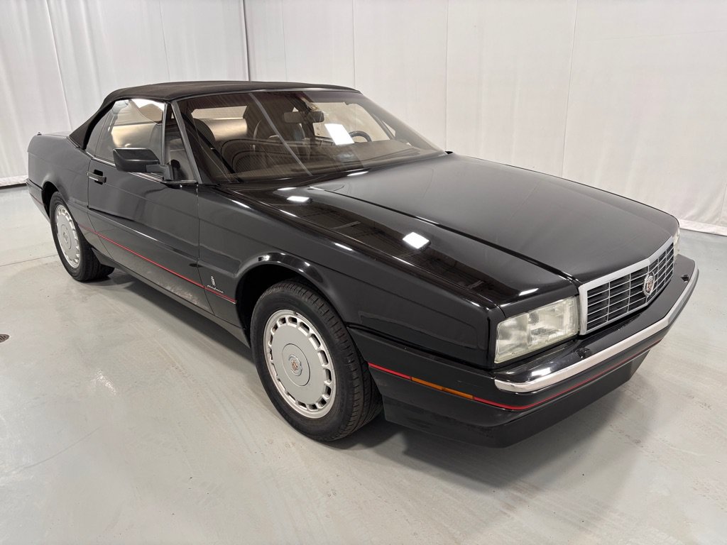 Used 1992 Cadillac Allante FWD image 3