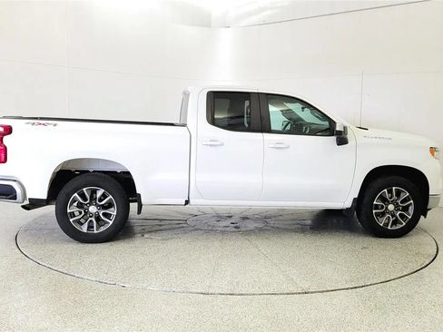 Used 2023 Chevrolet Silverado 1500 LT AWD/4WD image 9