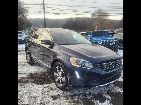 Used 2015 Volvo XC60 T6 Platinum w/ Climate Package image 2