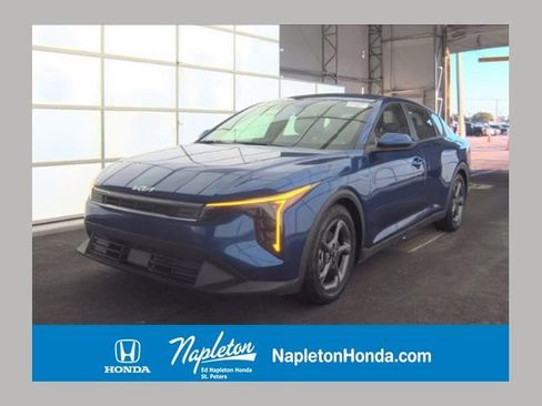 Used 2025 Kia K4 FWD image 1