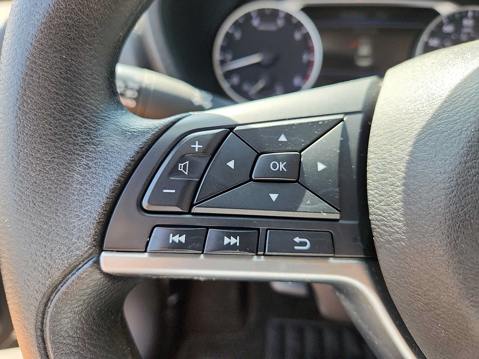Used 2023 Nissan Sentra SV FWD image 21