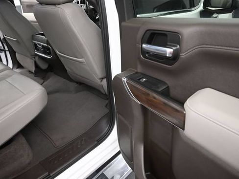 Used 2019 GMC Sierra 1500 SLT RWD image 17