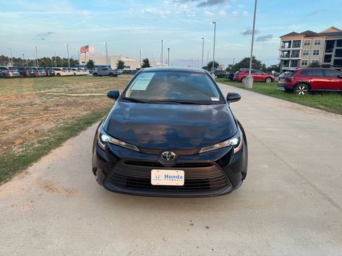 Used 2024 Toyota Corolla LE FWD image 3