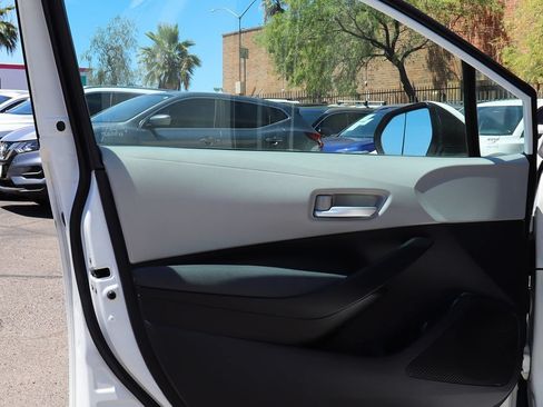 Used 2020 Toyota Corolla LE FWD image 36