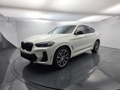 Used 2023 BMW X4 M40i w/ Premium Package image 8