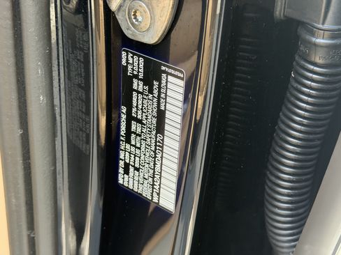 Certified 2021 Porsche Cayenne AWD/4WD image 37