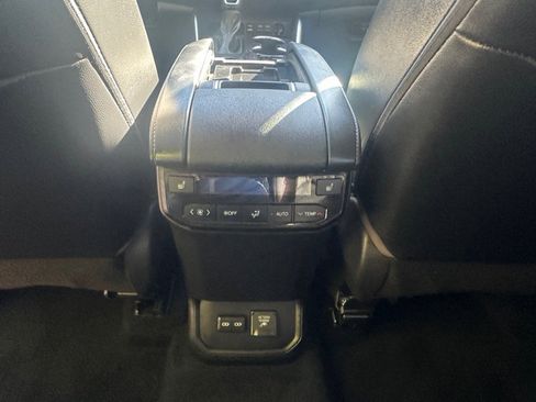 Used 2022 Toyota Highlander Platinum image 44
