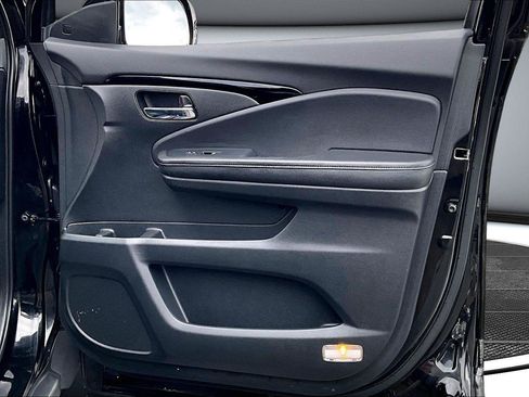 Used 2016 Honda Pilot Elite image 30