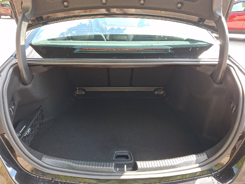 Used 2024 Mercedes-Benz C 300 4MATIC Sedan image 28