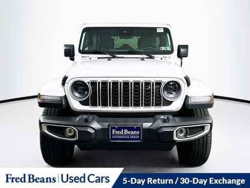 Used 2025 Jeep Wrangler Unlimited Sahara AWD/4WD image 2