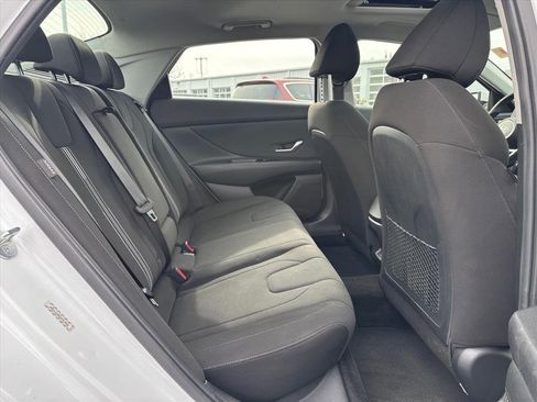 Used 2024 Hyundai Elantra SEL w/ Convenience Package image 13