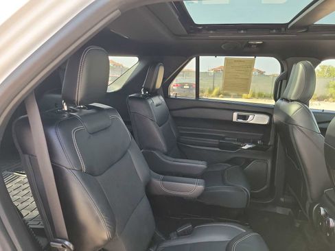 Used 2021 Ford Explorer ST w/ Equipment Group 401A AWD/4WD image 17