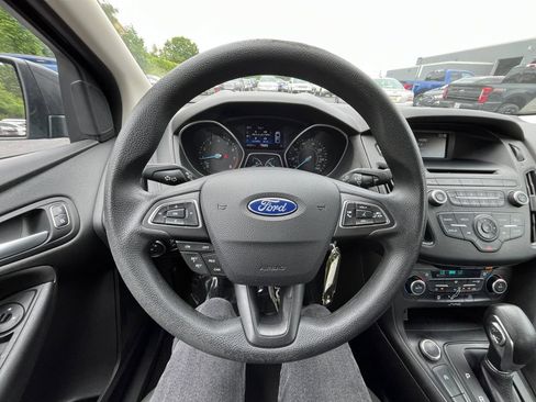 Used 2017 Ford Focus SE FWD image 11