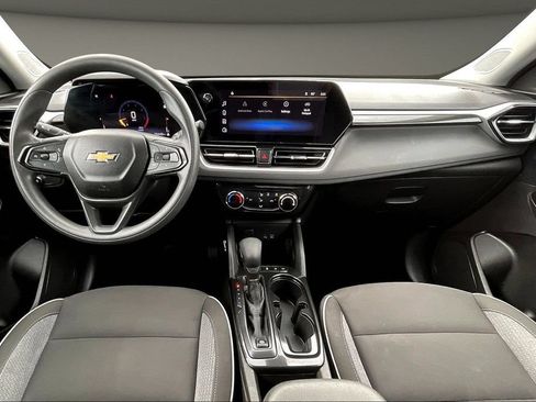 Used 2025 Chevrolet TrailBlazer LT AWD/4WD image 10