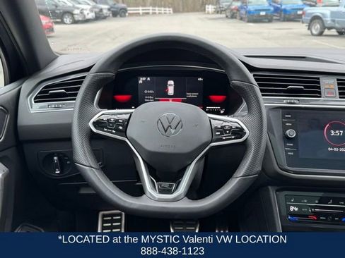 Certified 2022 Volkswagen Tiguan SE R-Line image 21