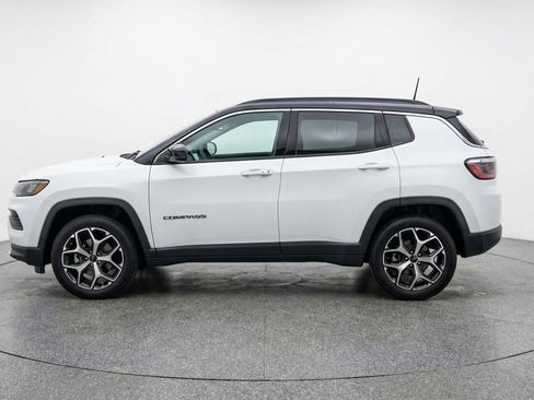 Used 2025 Jeep Compass Limited AWD/4WD image 5