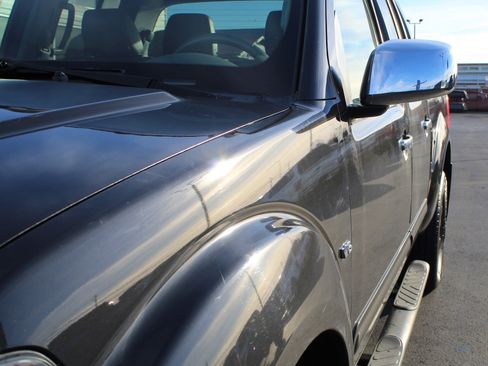 Used 2012 Nissan Frontier PRO-4X image 11