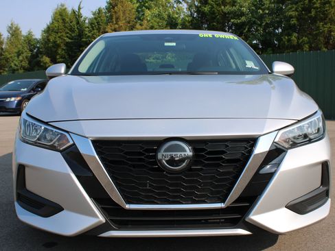 Used 2021 Nissan Sentra SV image 2