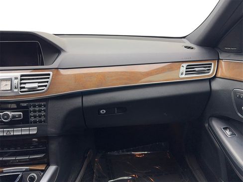 Used 2014 Mercedes-Benz E 350 Sedan image 56