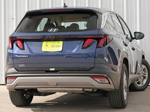 Used 2025 Hyundai Tucson SE image 4