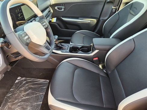 New 2025 Kia K4 GT-Line image 10