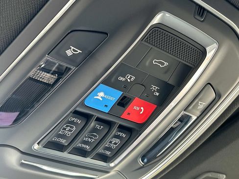 Certified 2025 Jeep Grand Cherokee Limited AWD/4WD image 35