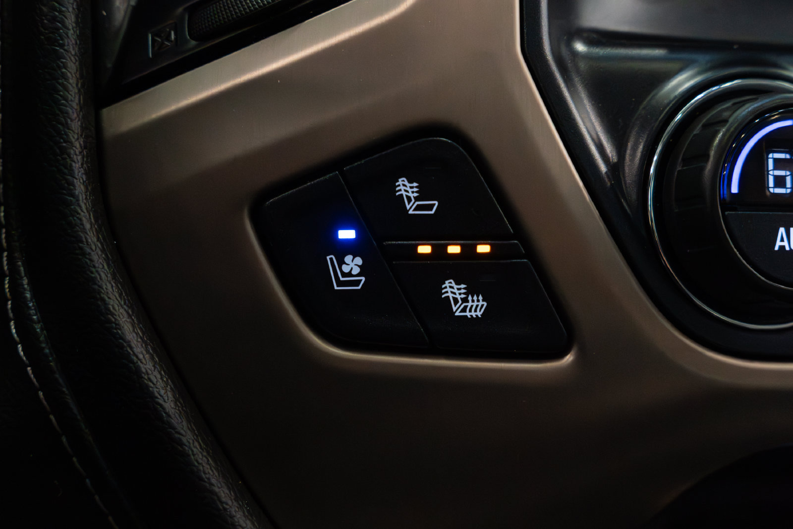 Used 2018 GMC Sierra 3500 Denali w/ Duramax Plus Package AWD/4WD image 13